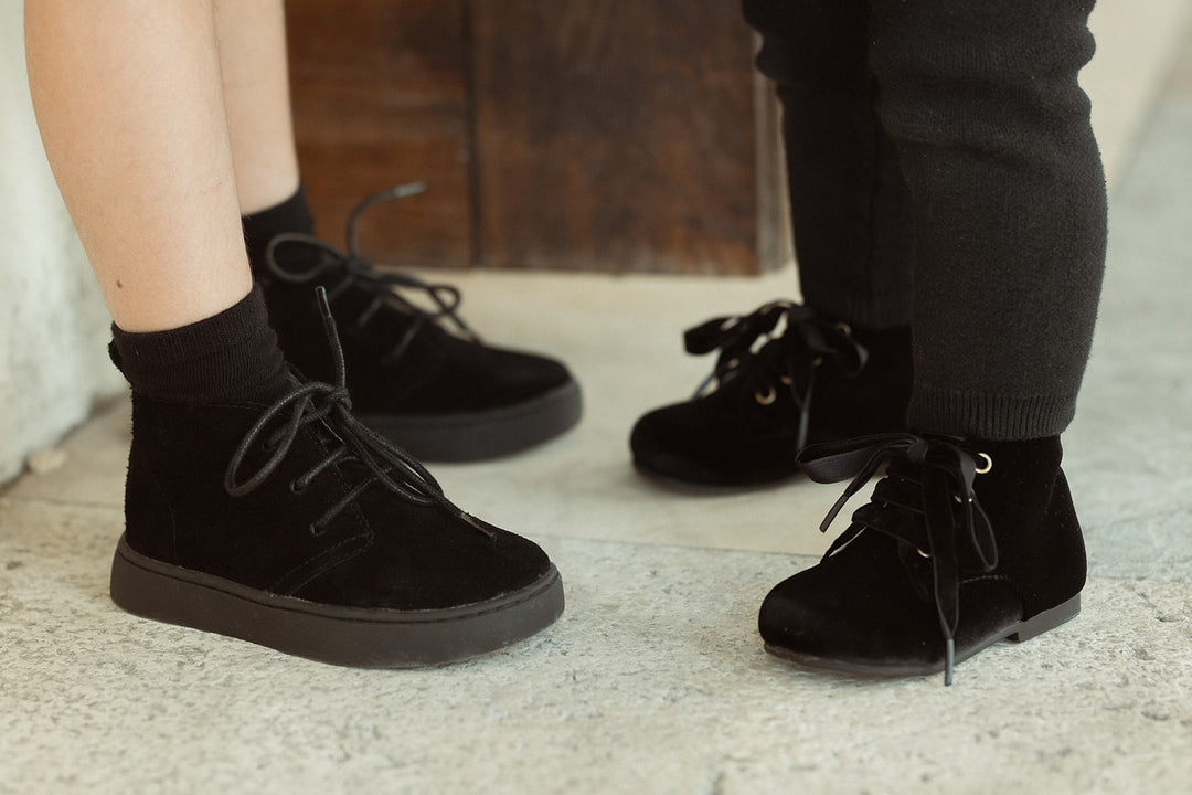 VELVET LACE SHOES