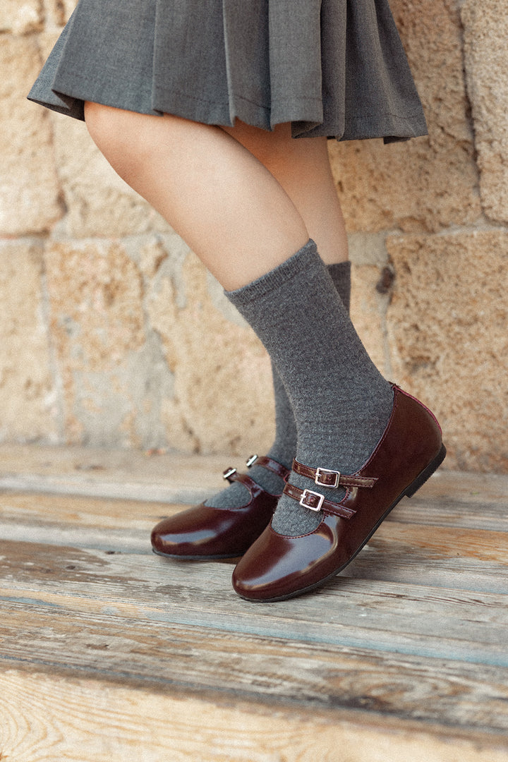 2 STRAPS & BUCKLES