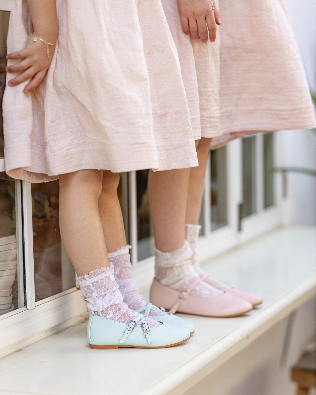 2 CROSS STRAPS WITH BUCKLES