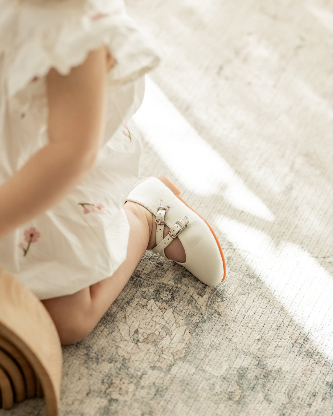 2 CROSS STRAPS WITH BUCKLES