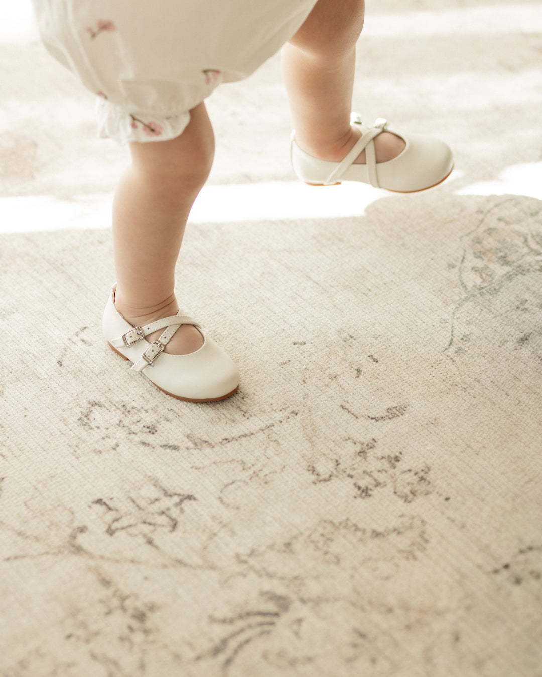 2 CROSS STRAPS WITH BUCKLES