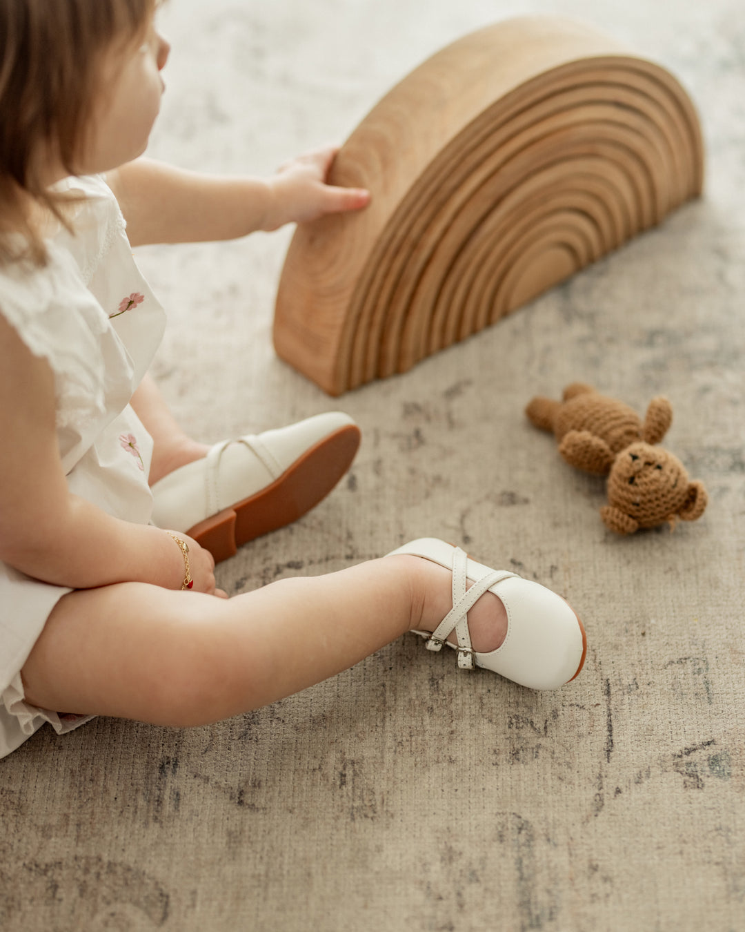 2 CROSS STRAPS WITH BUCKLES