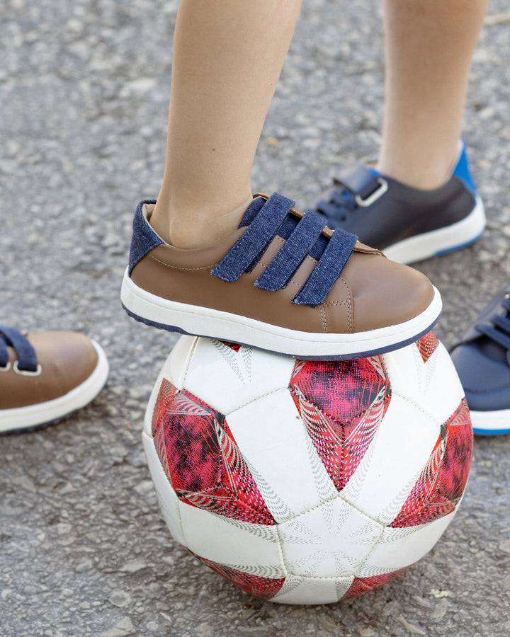 SNEAKERS WITH RUBBER LACES & VELCRO CLOSURE