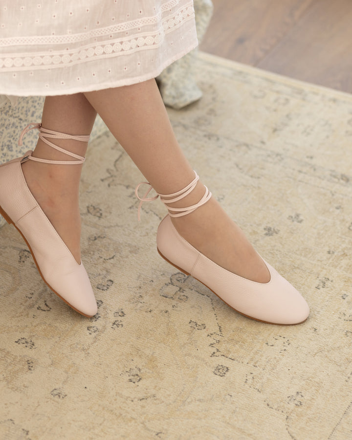 BALLERINA WITH TIE STRAP
