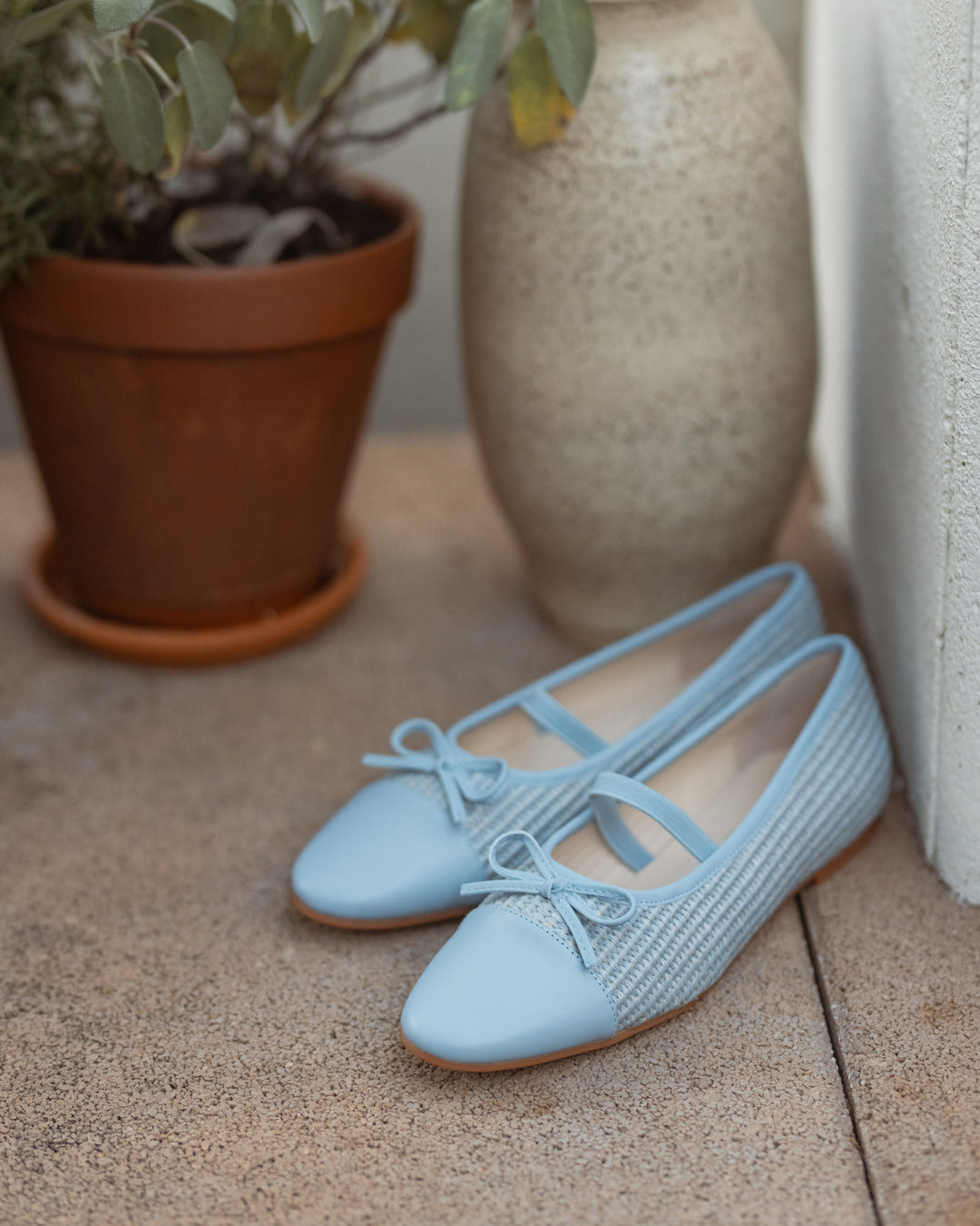 BALLERINA WITH RUBBER STRAP