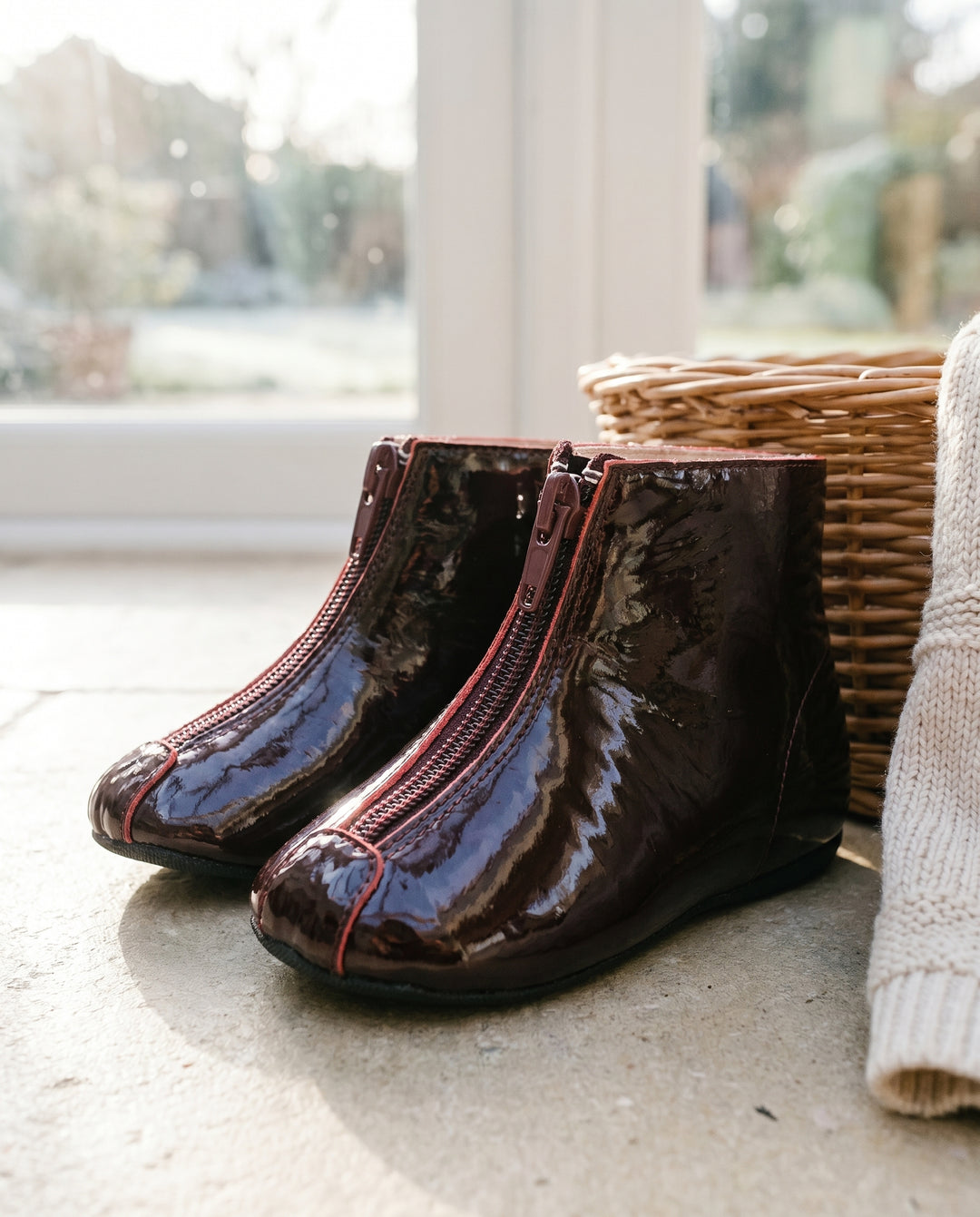 BOOTIES WITH FRONT ZIPPER