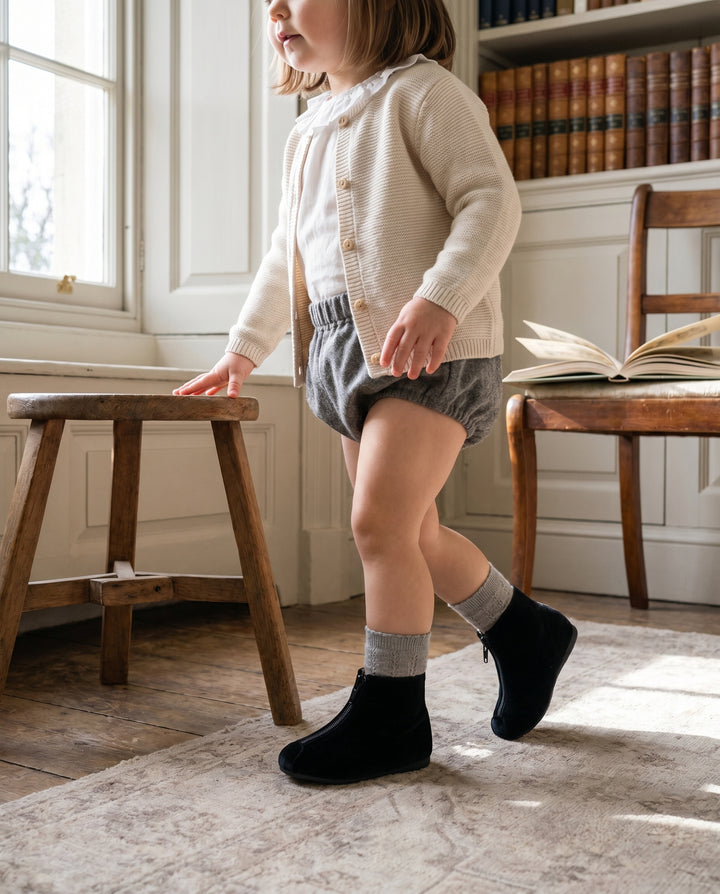 BOOTIES WITH FRONT ZIPPER