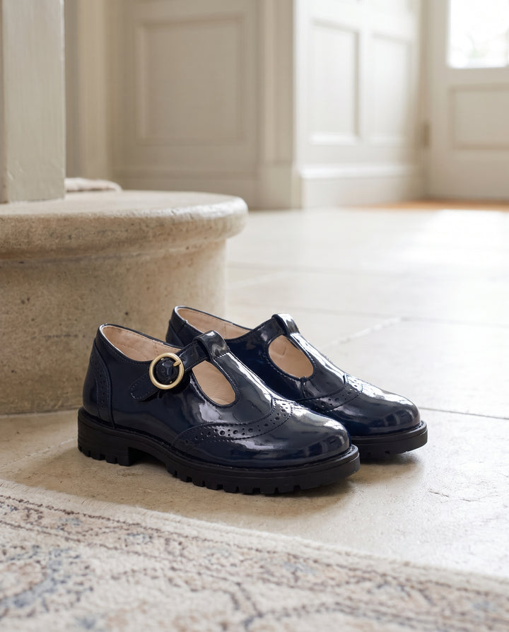 PLATFORM T-STRAP