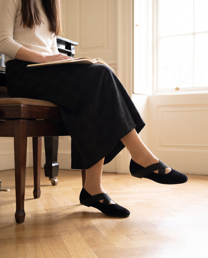 BALLERINA WITH DIAGONAL ELASTIC STRAPS