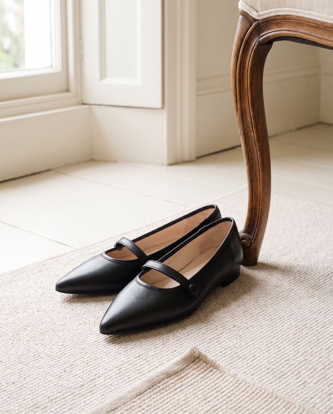 STRAP DETAIL POINTED SHOES