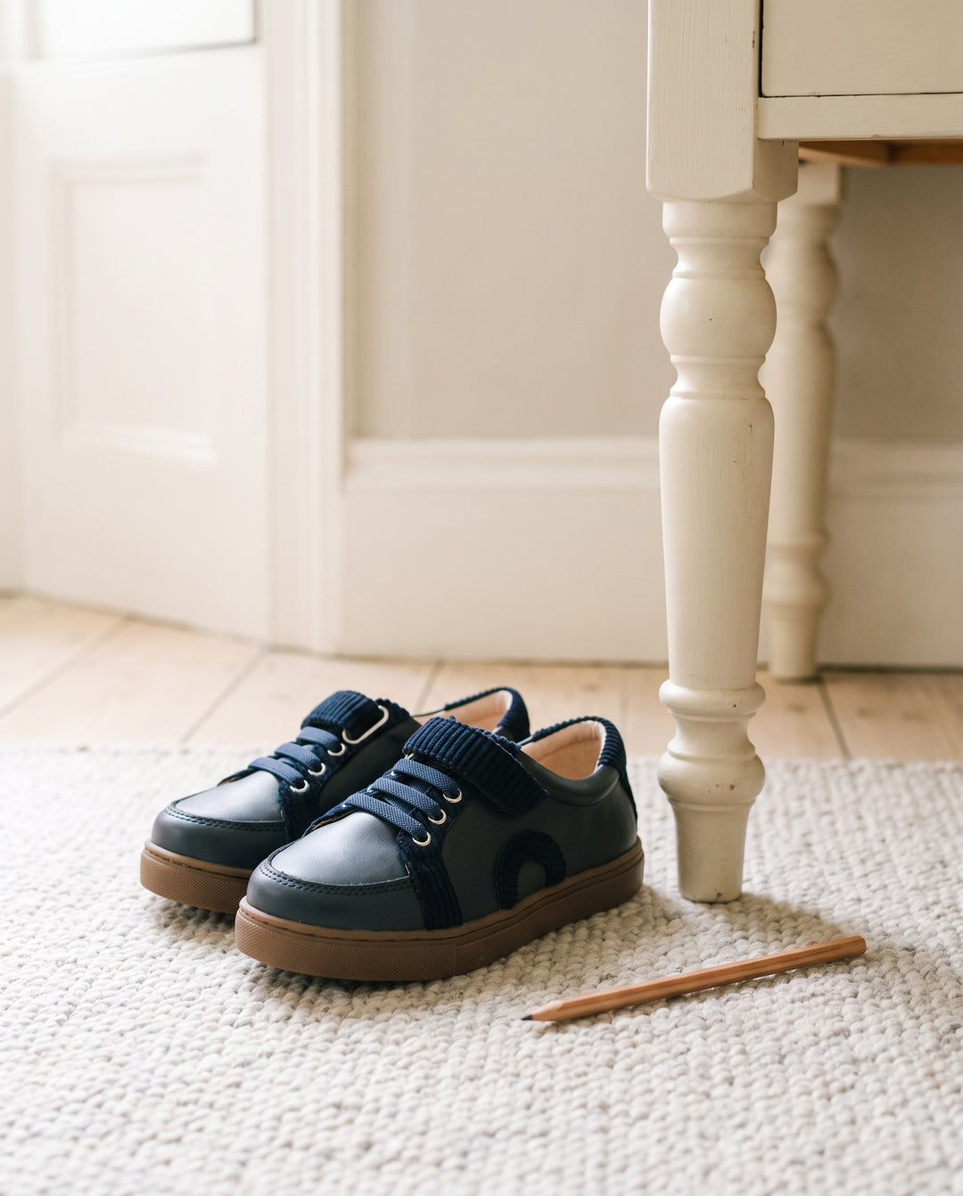 SNEAKERS WITH RUBBER LACES &amp; VELCRO CLOSURE