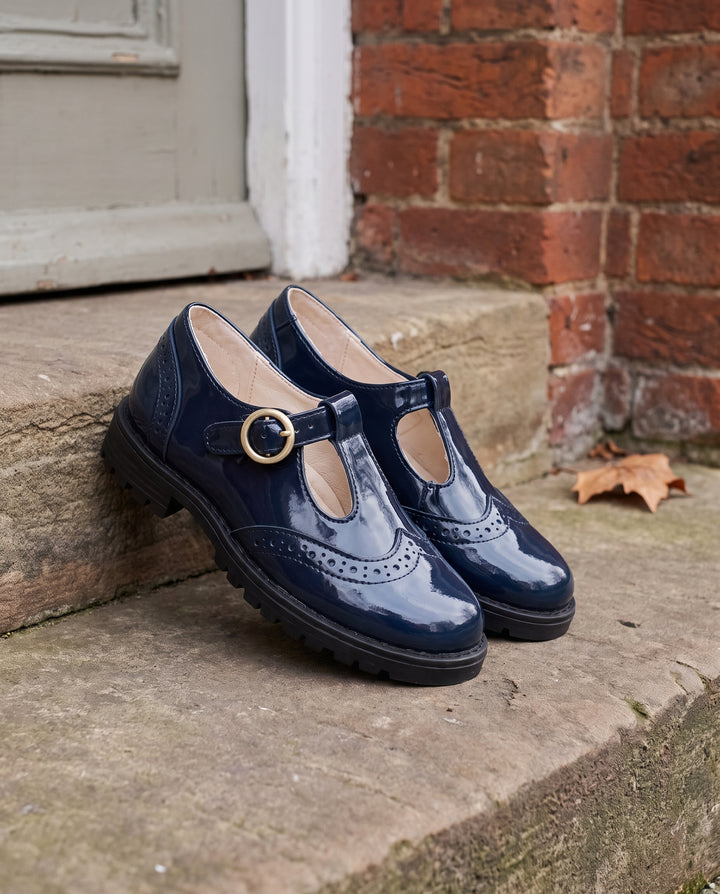 PLATFORM T-STRAP