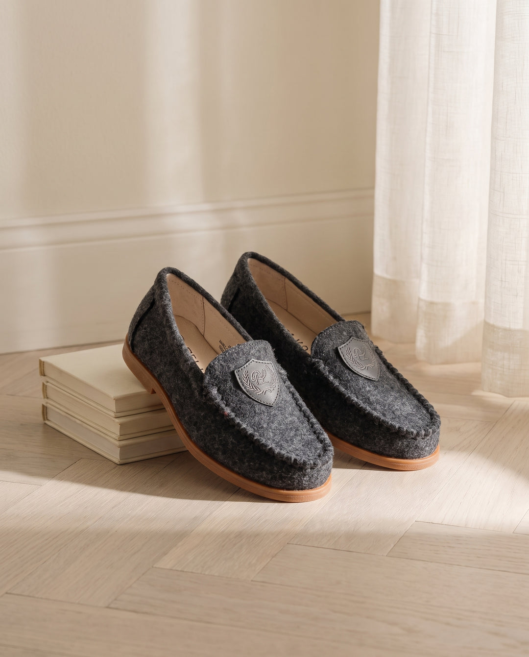 PENNY LOAFER &amp; LOGO