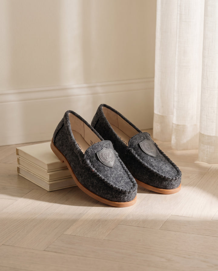 PENNY LOAFER &amp; LOGO